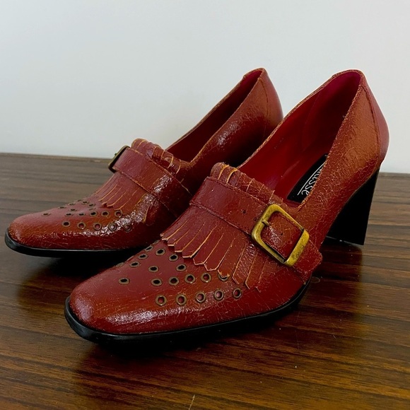 Matisse Shoes - Matisse, women’s 6.5, crackled leather maroon fringe heeled buckle loafers